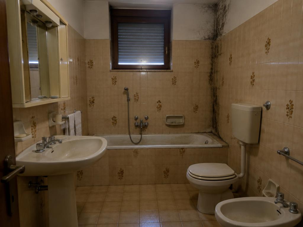 Bagno completo – centro storico – Prima